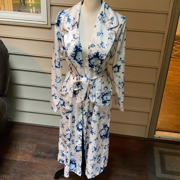 NWT Rachel Parcell Blue Floral Print Satin Robe - Picture 3 of 7